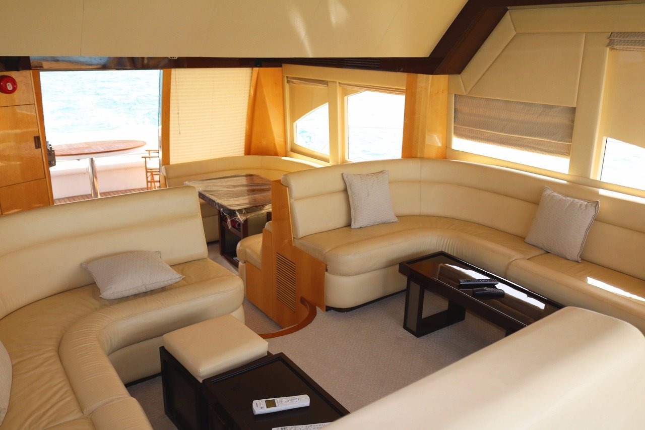 55ft Luxury Yacht View